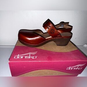 dansko burgundy women sandals
